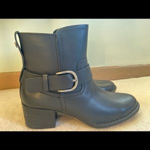 UGG Atwood Leather Ankle Boots NWOT